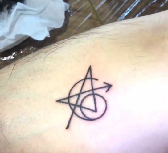 The Avengers Cast Got Matching Tattoos And They Look Amazing Crazy Llama The Avengers Cast Got Matching Tattoos And They Look Amazing Crazy Llama